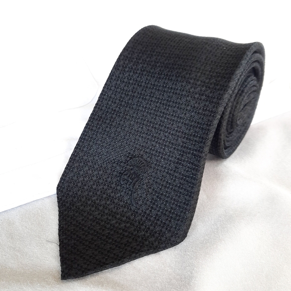 Countess Mara Other - Vintage Countess Mara Black Textured Silk Tie